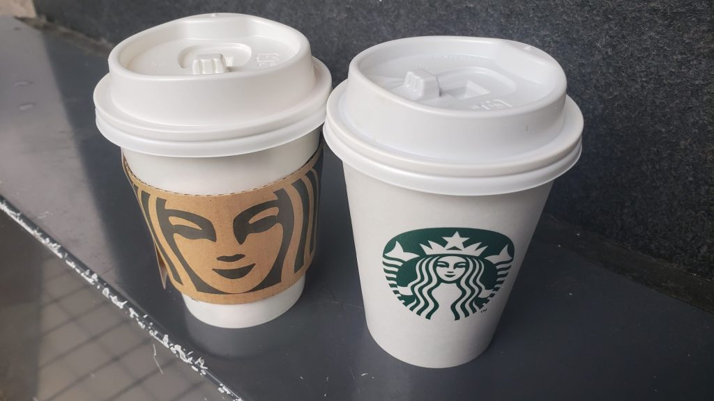 寝取りの伝道師クロエが池袋での貸出NTR密会前にスタバで準備したホットラテ2杯｜背徳の始まりを告げる甘い待ち合わせ