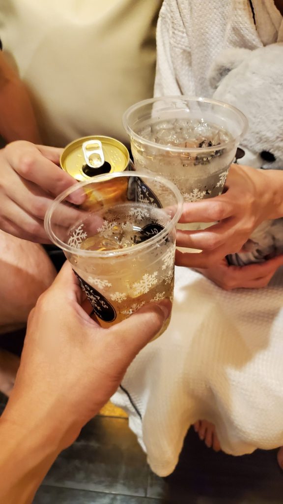 錦糸町ホテルDUOで寝取りの伝道師クロエ＆不倫人妻＆単独男性が3P前に乾杯｜NTR密会プレイ直前の決定的瞬間