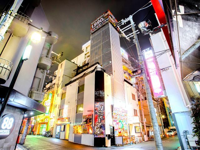難波・道頓堀エリアでリーズナブル・サービス満点のコスパ抜群のホテル「ホテル なんでやねん」の外観
